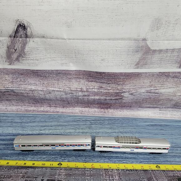 Vintage H.O Train Car Amtrak passenger observation Train car silver, red, & Blue - Picture 1 of 12